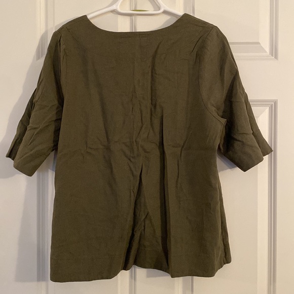 Harlow V-Neck Linen T-Shirt - Picture 4 of 6